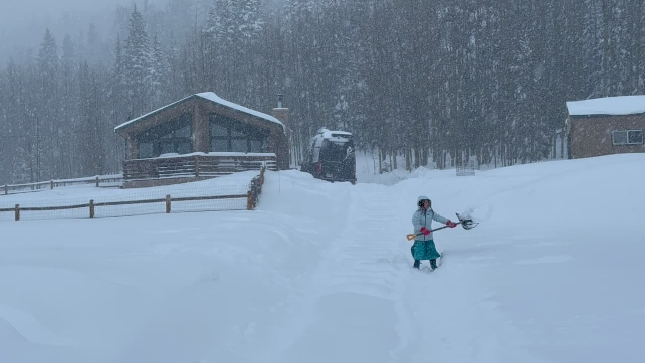 Weather-Proof Workspace Solutions for Mountain Remote Work