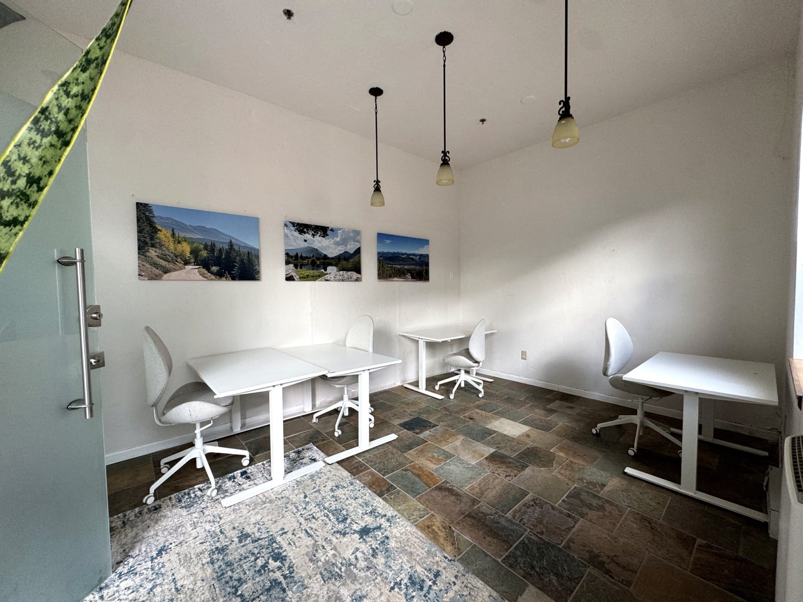 No Frills Desk Space