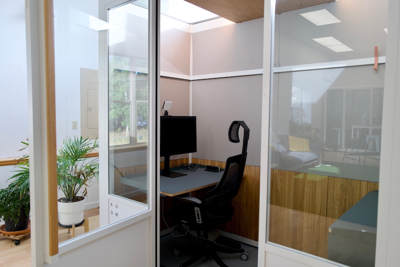 If you are looking for a shared office in Breckenridge, this is for you. Book a desk and work from a comfortable bright room with an ergonomic setup and lots of daylight!
